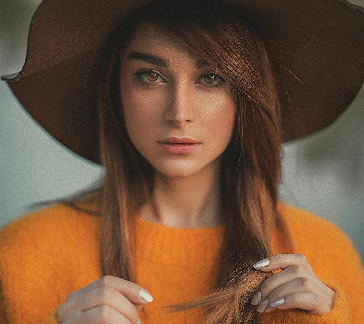 Warm gold jewelry and beige styling set